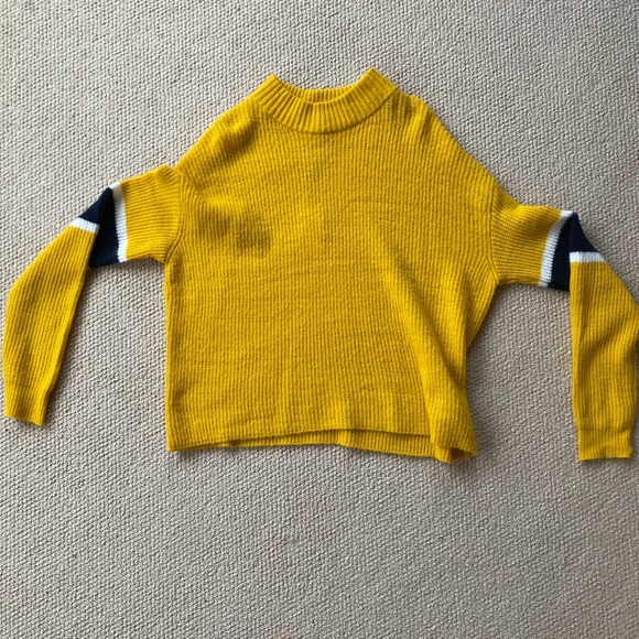 Yellow mock neck sweater - Picture 2 of 4